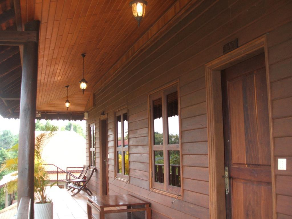 Green Plateau Lodge Banlung Exteriör bild