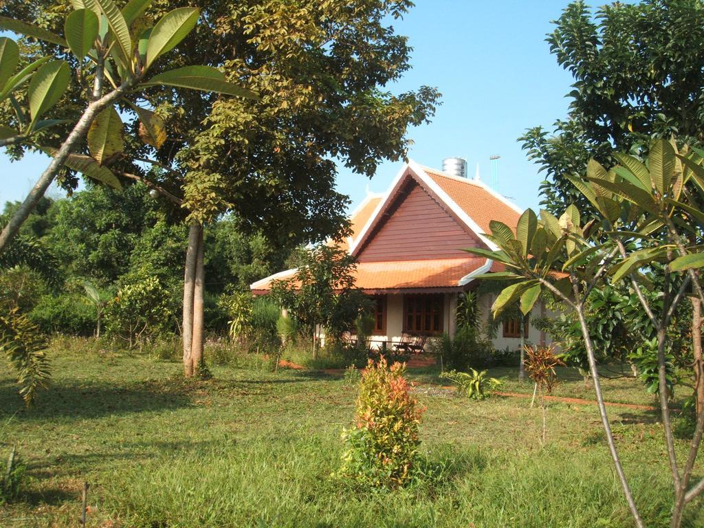 Green Plateau Lodge Banlung Exteriör bild